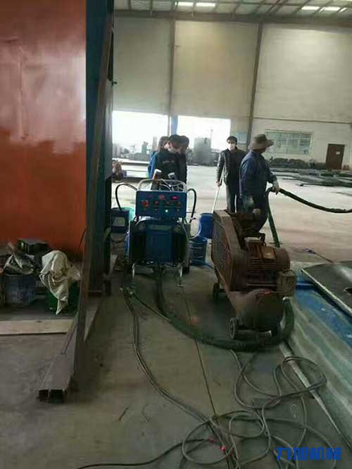 聚氨酯噴涂設備墻體施工