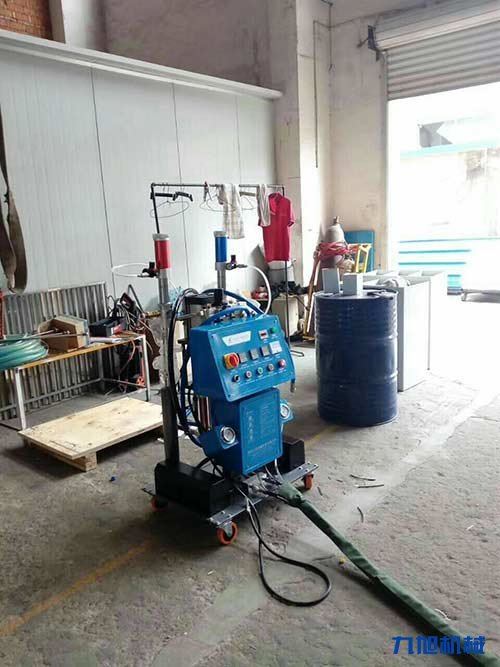 Q5600/380V發泡聚氨酯噴涂機施工案例