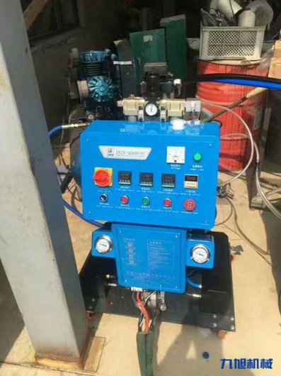 江蘇省聚氨酯發泡機 發泡設備