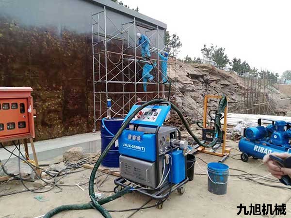 室外文浩展覽墻防腐聚脲噴涂機(jī)施工案例