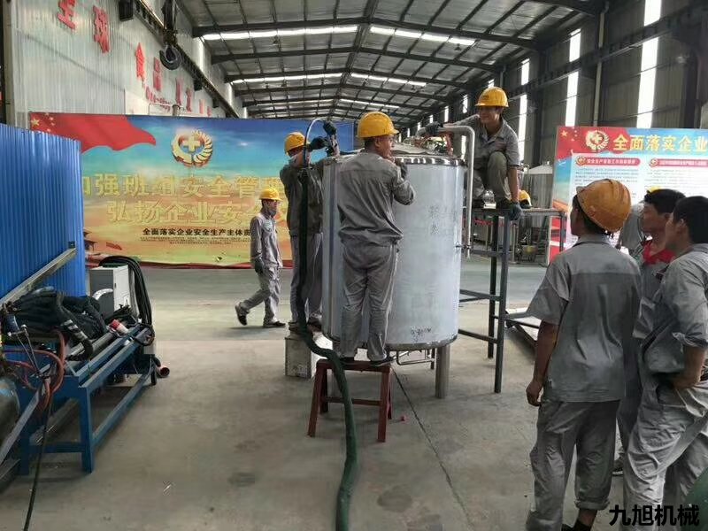 聚氨酯發泡機在啤酒罐、啤酒桶的應用越來越多的原因(圖1)